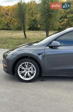 Внедорожник / Кроссовер Tesla Model Y 2023 в 