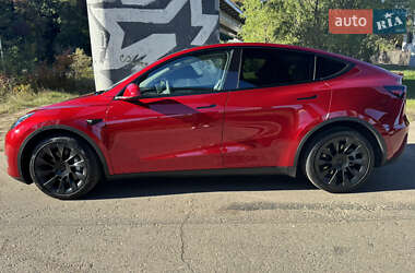 Позашляховик / Кросовер Tesla Model Y 2024 в Києві