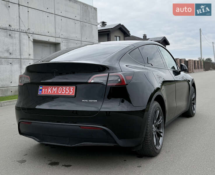 Внедорожник / Кроссовер Tesla Model Y 2024 в Киеве