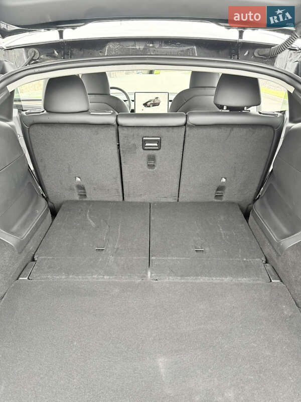 Внедорожник / Кроссовер Tesla Model Y 2024 в Киеве