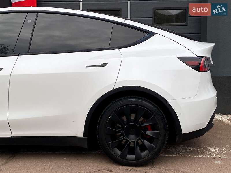 Позашляховик / Кросовер Tesla Model Y 2021 в Києві