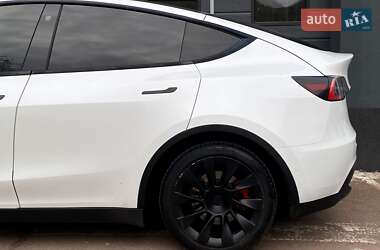 Внедорожник / Кроссовер Tesla Model Y 2021 в 