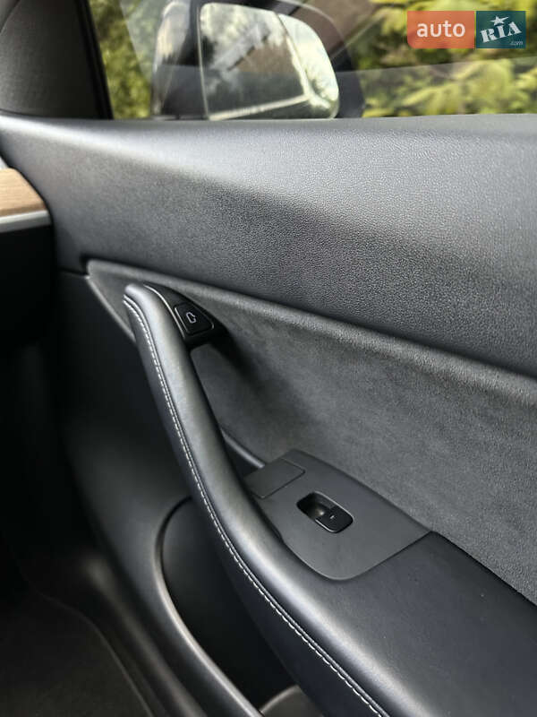 Позашляховик / Кросовер Tesla Model Y 2021 в Кропивницькому