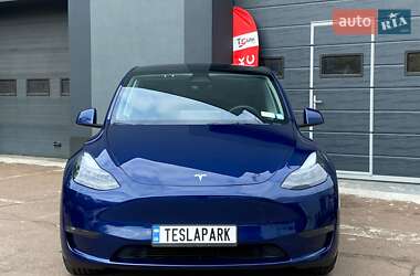 Позашляховик / Кросовер Tesla Model Y 2024 в 