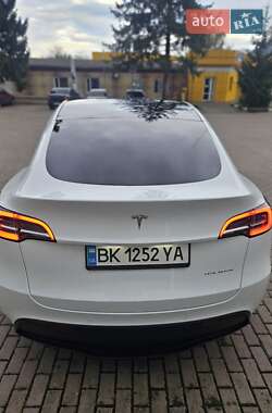 Внедорожник / Кроссовер Tesla Model Y 2021 в 