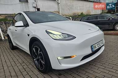 Внедорожник / Кроссовер Tesla Model Y 2021 в 