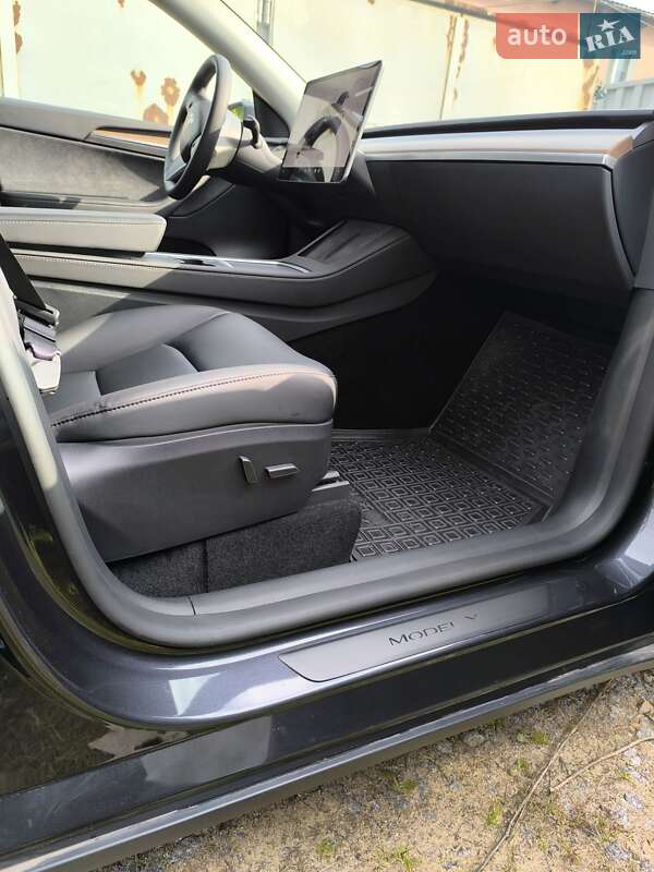 Позашляховик / Кросовер Tesla Model Y 2024 в Вінниці фото 18 Позашляховик / Кросовер Tesla Model Y 2024 в Вінниці