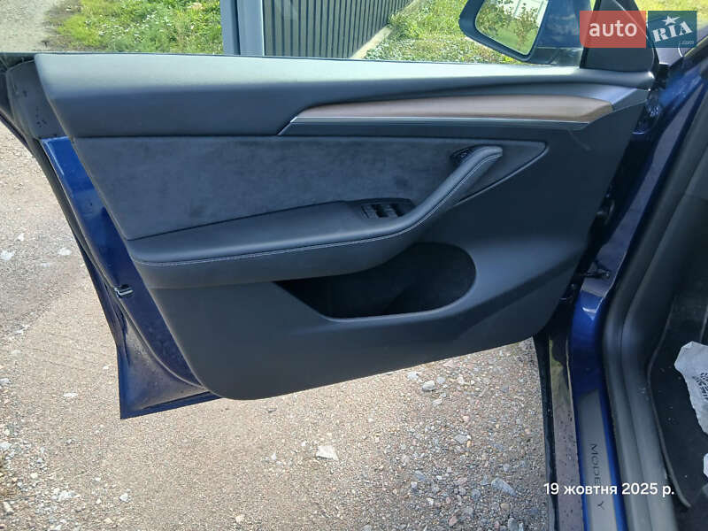 Позашляховик / Кросовер Tesla Model Y 2023 в Буську