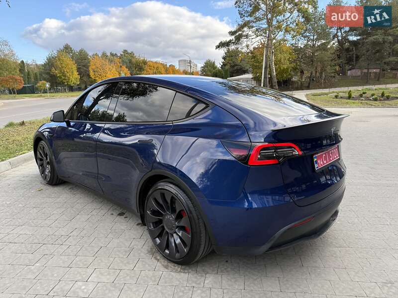 Позашляховик / Кросовер Tesla Model Y 2021 в Львові