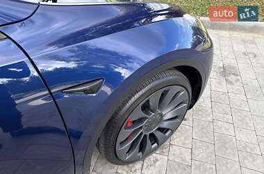 Позашляховик / Кросовер Tesla Model Y 2021 в 