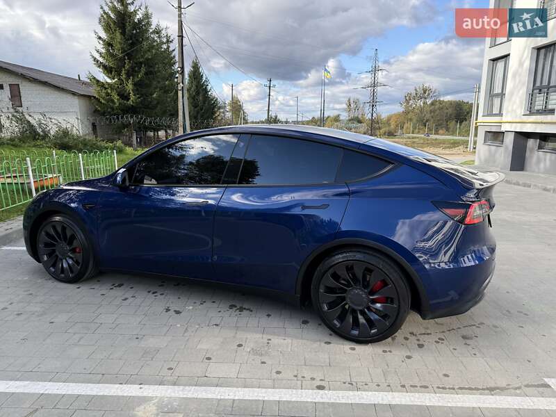 Позашляховик / Кросовер Tesla Model Y 2021 в Львові
