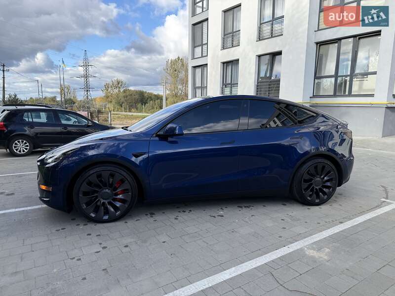Позашляховик / Кросовер Tesla Model Y 2021 в Львові