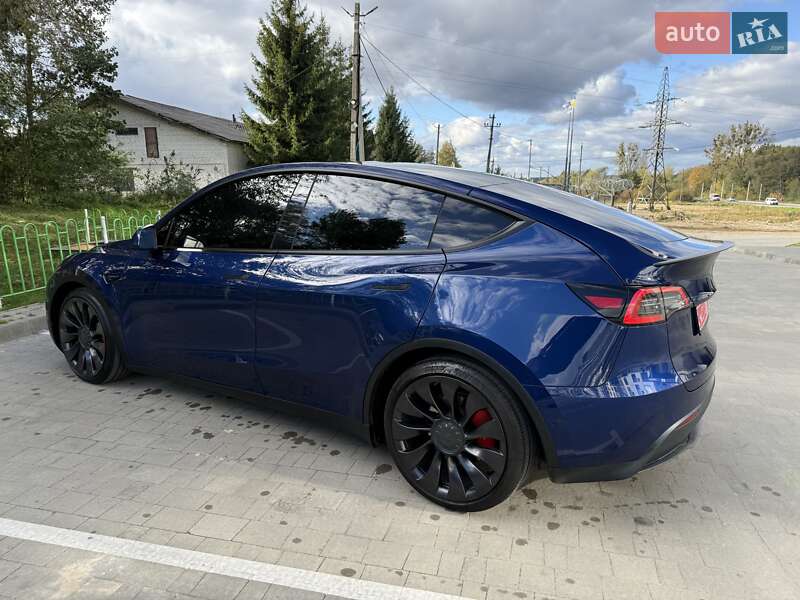 Позашляховик / Кросовер Tesla Model Y 2021 в Львові