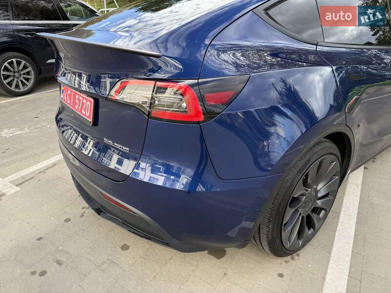 Позашляховик / Кросовер Tesla Model Y 2021 в Львові