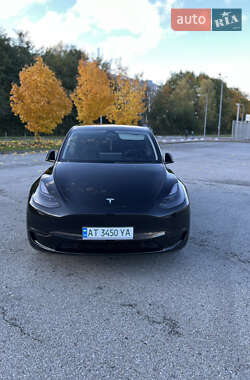 Позашляховик / Кросовер Tesla Model Y 2023 в  фото 10 Позашляховик / Кросовер Tesla Model Y 2023 в
