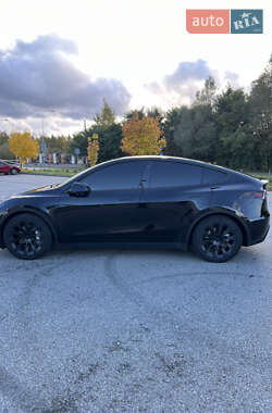 Позашляховик / Кросовер Tesla Model Y 2023 в  фото 20 Позашляховик / Кросовер Tesla Model Y 2023 в