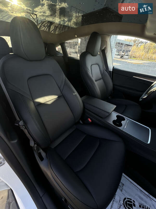 Позашляховик / Кросовер Tesla Model Y 2024 в Жовкві фото 15 Позашляховик / Кросовер Tesla Model Y 2024 в Жовкві