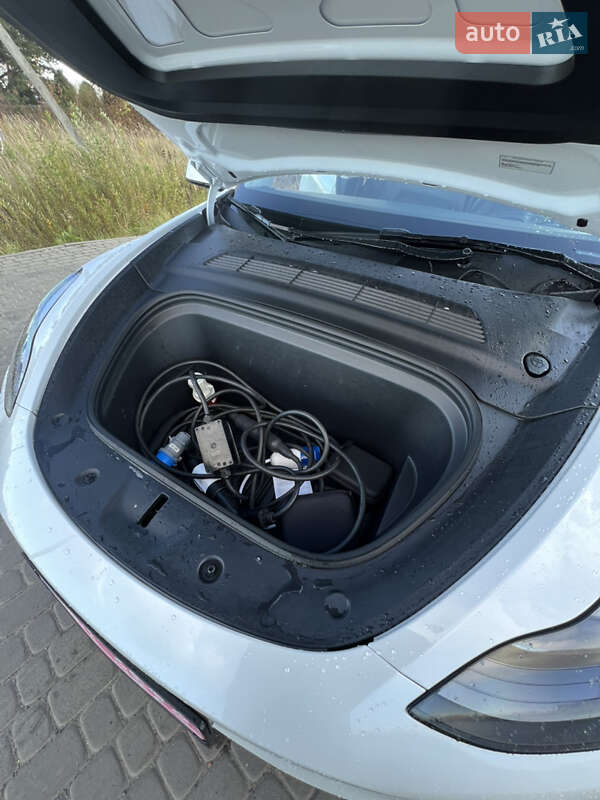 Позашляховик / Кросовер Tesla Model Y 2024 в Жовкві фото 32 Позашляховик / Кросовер Tesla Model Y 2024 в Жовкві