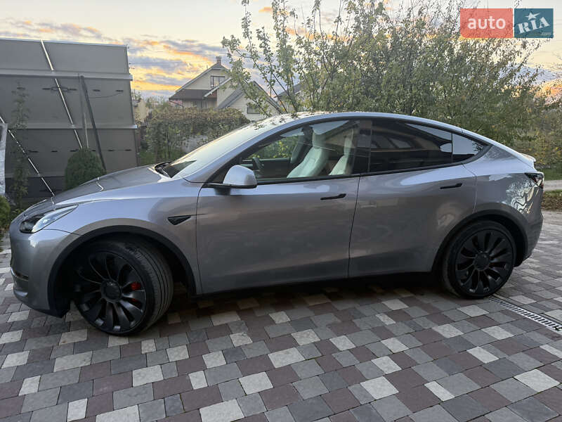 Позашляховик / Кросовер Tesla Model Y 2024 в Івано-Франківську фото 4 Позашляховик / Кросовер Tesla Model Y 2024 в Івано-Франківську