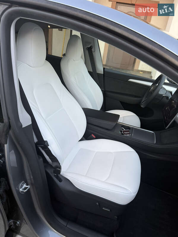 Позашляховик / Кросовер Tesla Model Y 2024 в Івано-Франківську фото 18 Позашляховик / Кросовер Tesla Model Y 2024 в Івано-Франківську