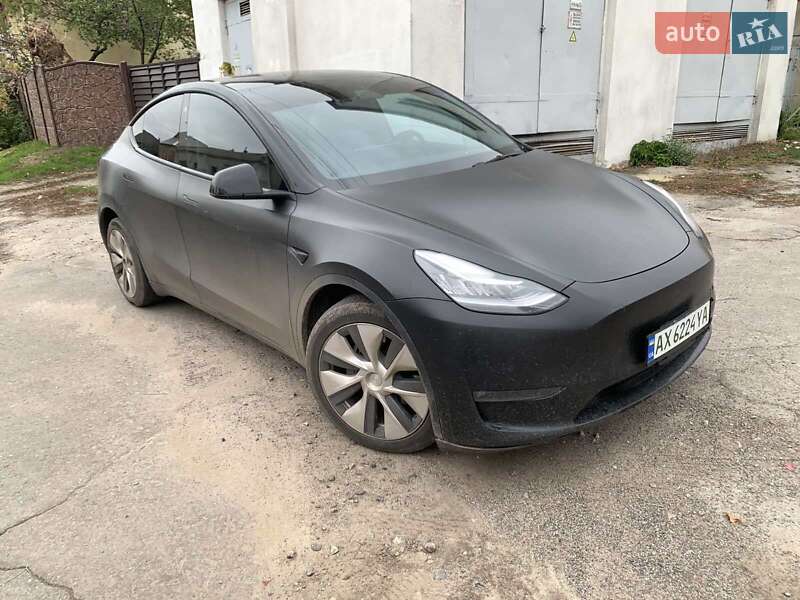 Позашляховик / Кросовер Tesla Model Y 2021 в  фото Позашляховик / Кросовер Tesla Model Y 2021 в