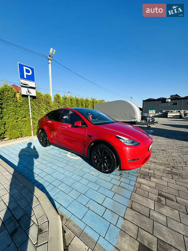 Tesla Model Y 2021