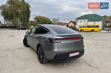 Позашляховик / Кросовер Tesla Model Y 2025 в 
