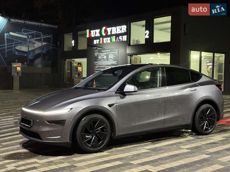 Внедорожник / Кроссовер Tesla Model Y 2025 в Львове