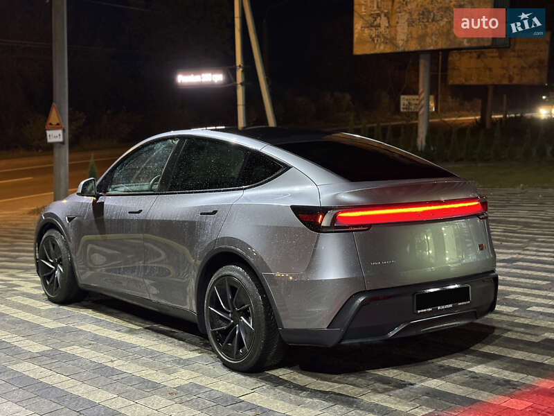 Внедорожник / Кроссовер Tesla Model Y 2025 в Львове