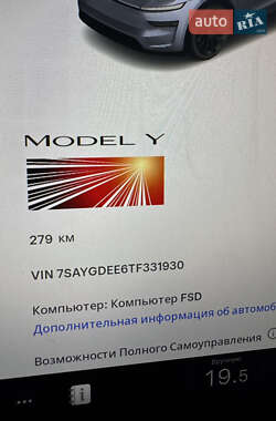 Позашляховик / Кросовер Tesla Model Y 2025 в 
