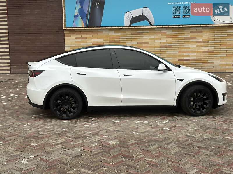 Позашляховик / Кросовер Tesla Model Y 2021 в Харкові