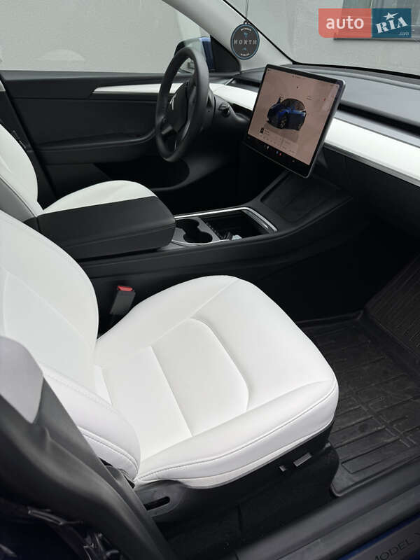 Внедорожник / Кроссовер Tesla Model Y 2023 в Киеве