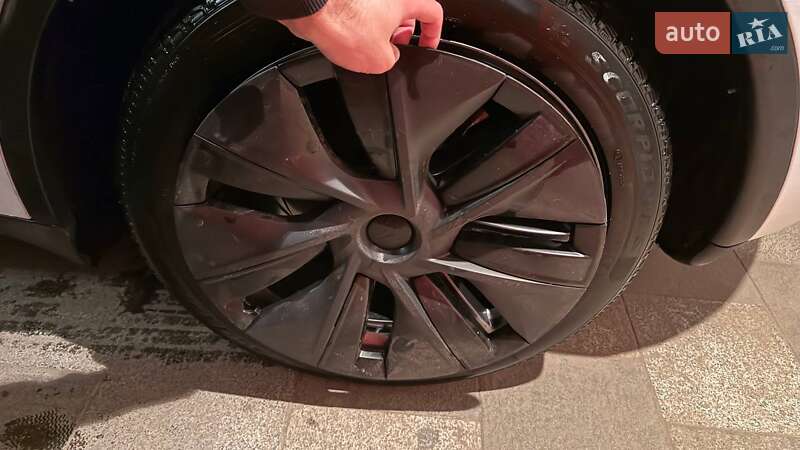 Внедорожник / Кроссовер Tesla Model Y 2024 в Харькове фото 12 Внедорожник / Кроссовер Tesla Model Y 2024 в Харькове