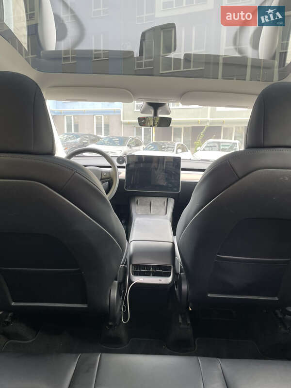 Внедорожник / Кроссовер Tesla Model Y 2021 в Черновцах