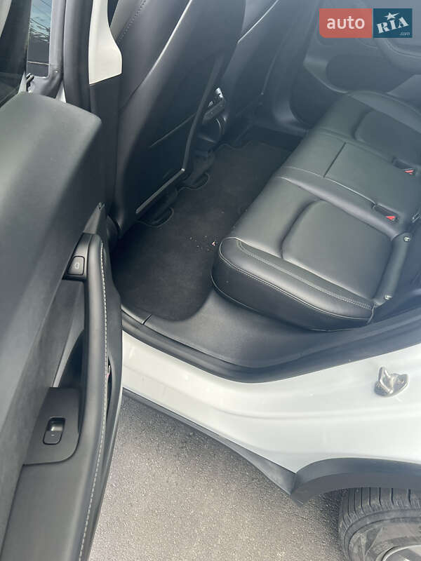 Позашляховик / Кросовер Tesla Model Y 2021 в Києві фото 10 Позашляховик / Кросовер Tesla Model Y 2021 в Києві