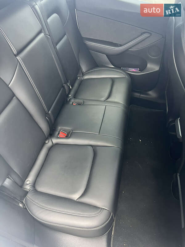 Позашляховик / Кросовер Tesla Model Y 2021 в Києві фото 16 Позашляховик / Кросовер Tesla Model Y 2021 в Києві