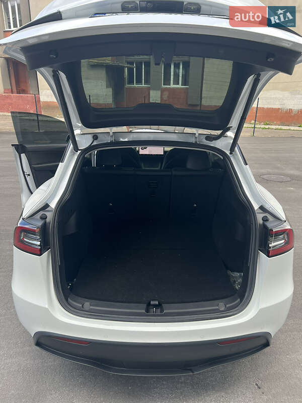Позашляховик / Кросовер Tesla Model Y 2021 в Києві фото 18 Позашляховик / Кросовер Tesla Model Y 2021 в Києві