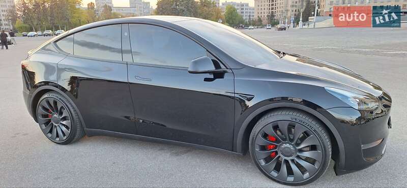 Позашляховик / Кросовер Tesla Model Y 2023 в Харкові фото 4 Позашляховик / Кросовер Tesla Model Y 2023 в Харкові