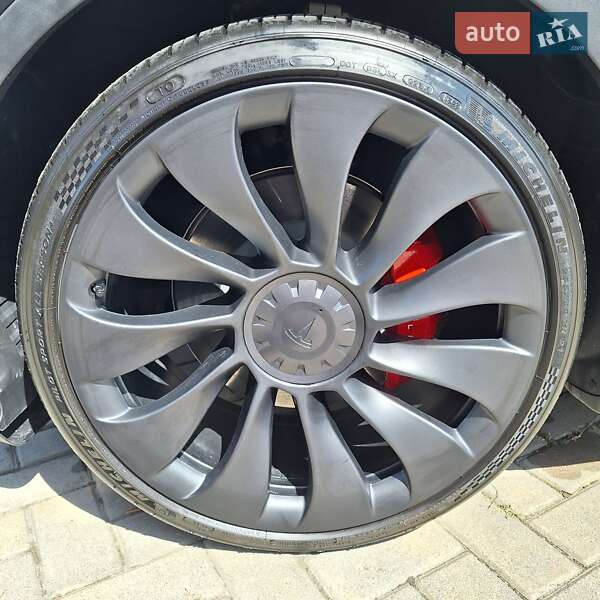 Позашляховик / Кросовер Tesla Model Y 2023 в Харкові фото 16 Позашляховик / Кросовер Tesla Model Y 2023 в Харкові