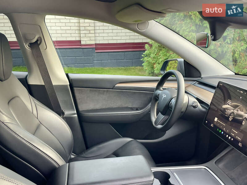 Позашляховик / Кросовер Tesla Model Y 2023 в Дніпрі фото 21 Позашляховик / Кросовер Tesla Model Y 2023 в Дніпрі