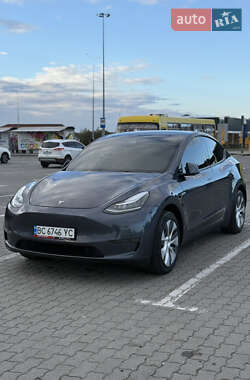 Позашляховик / Кросовер Tesla Model Y 2023 в  фото 2 Позашляховик / Кросовер Tesla Model Y 2023 в