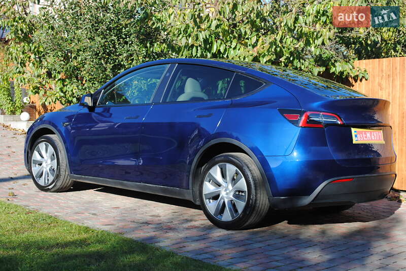 Внедорожник / Кроссовер Tesla Model Y 2024 в Луцке