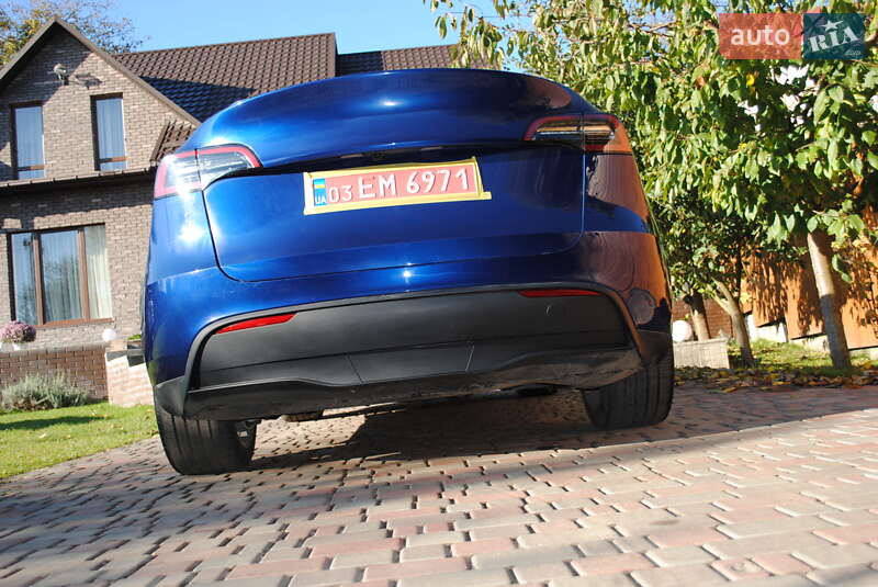Внедорожник / Кроссовер Tesla Model Y 2024 в Луцке