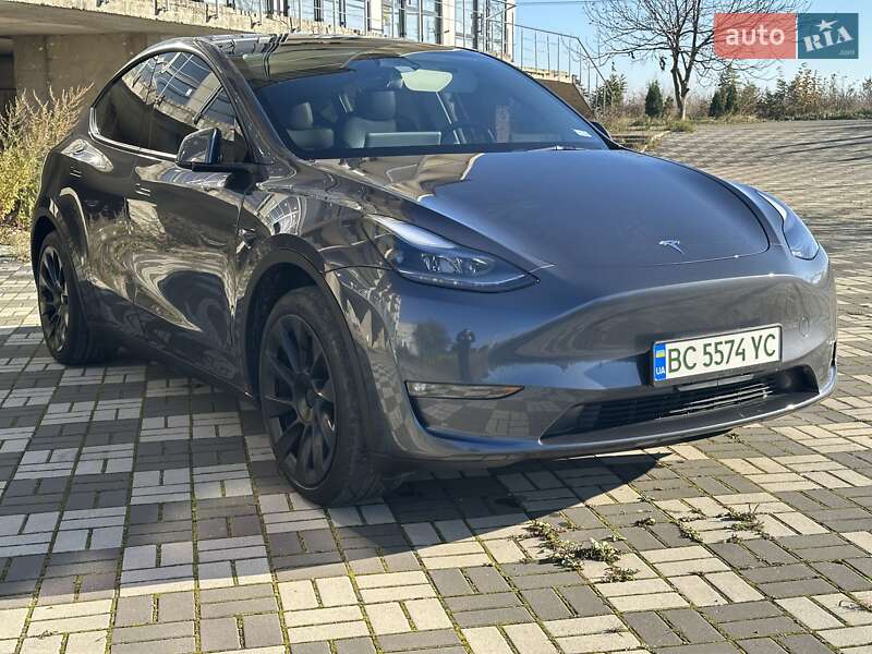 Tesla Model Y 2023