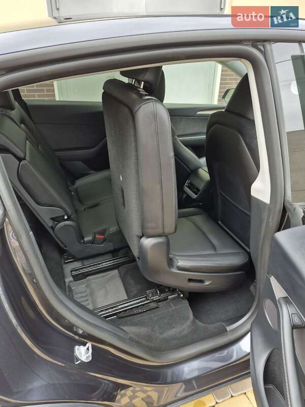 Позашляховик / Кросовер Tesla Model Y 2024 в Харкові фото 11 Позашляховик / Кросовер Tesla Model Y 2024 в Харкові