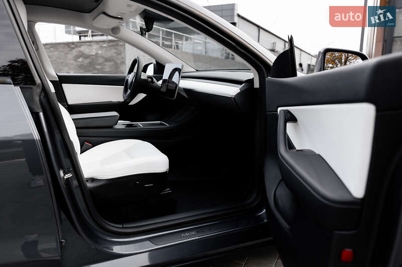 Внедорожник / Кроссовер Tesla Model Y 2022 в Луцке