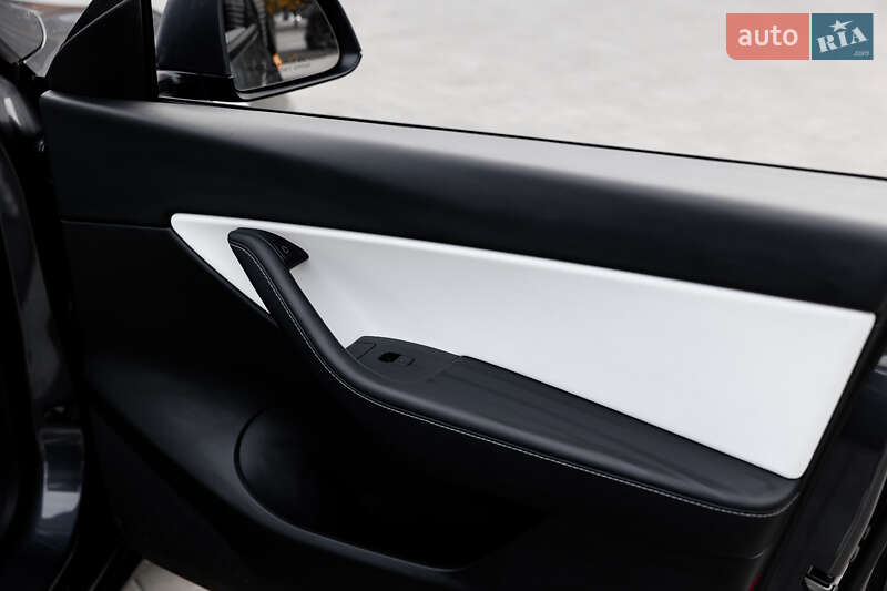 Внедорожник / Кроссовер Tesla Model Y 2022 в Луцке