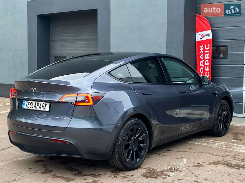 Внедорожник / Кроссовер Tesla Model Y 2023 в Киеве
