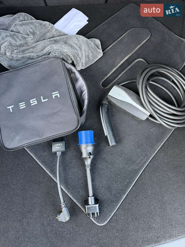 Внедорожник / Кроссовер Tesla Model Y 2023 в Киеве фото 15 Внедорожник / Кроссовер Tesla Model Y 2023 в Киеве