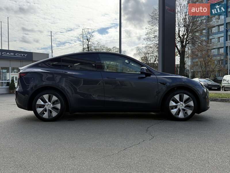 Позашляховик / Кросовер Tesla Model Y 2024 в Києві фото 8 Позашляховик / Кросовер Tesla Model Y 2024 в Києві